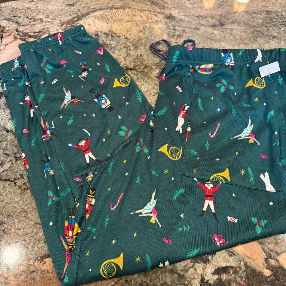 Joy-spun Women’s sz 18-20 Festive Christmas Holiday Green Pajama Bottoms NEW